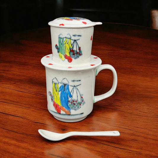 PHIN陶器製コーヒーフィルター 天秤棒と二人の女性の市場風景