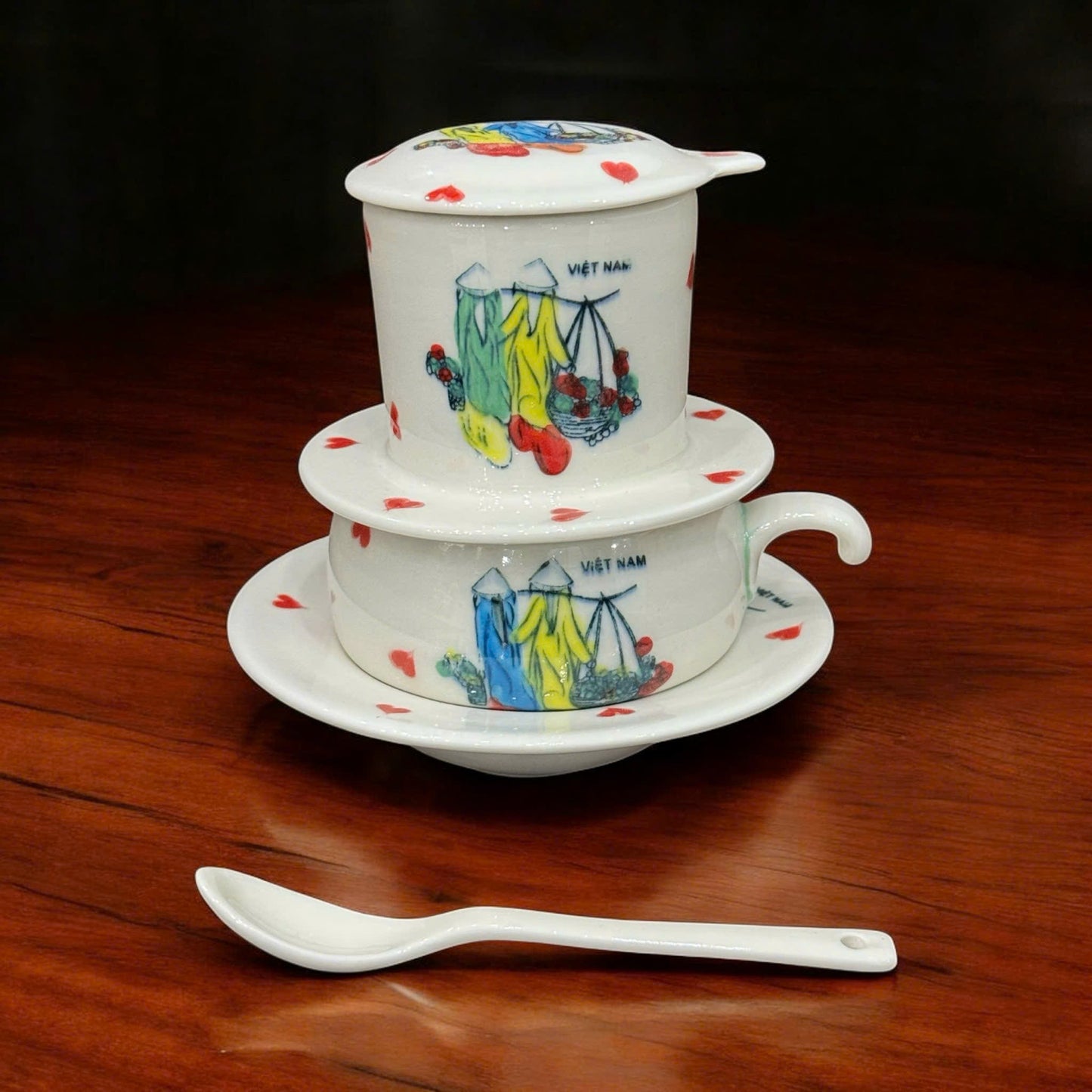 PHIN陶器製コーヒーフィルター 天秤棒を担ぐ女性と市場の彩り